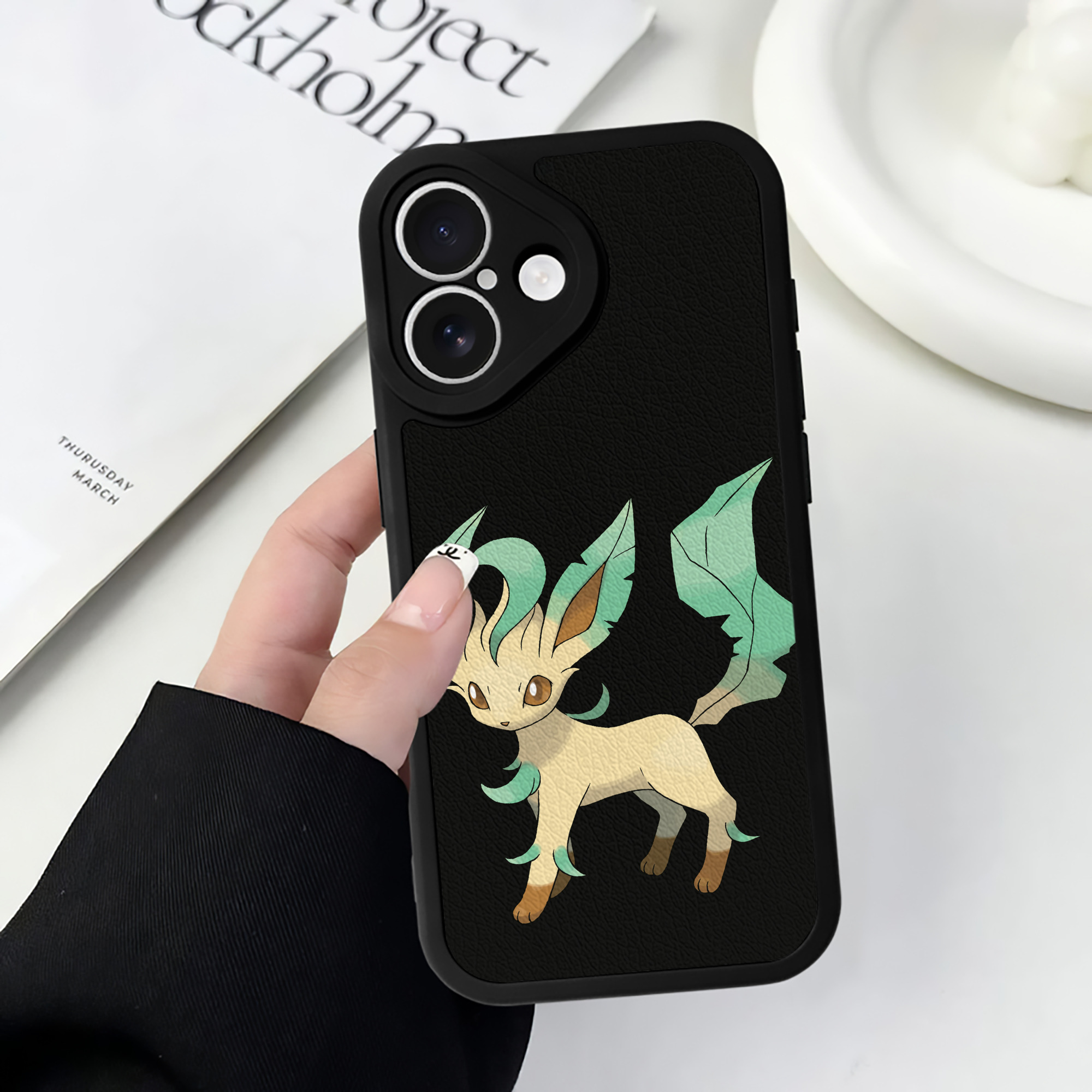 （画像用） ポケットモンスター Pokémon 【iPhone 16シリーズ対応】シリコンスマホケース（レザー調） 材質：シリコン